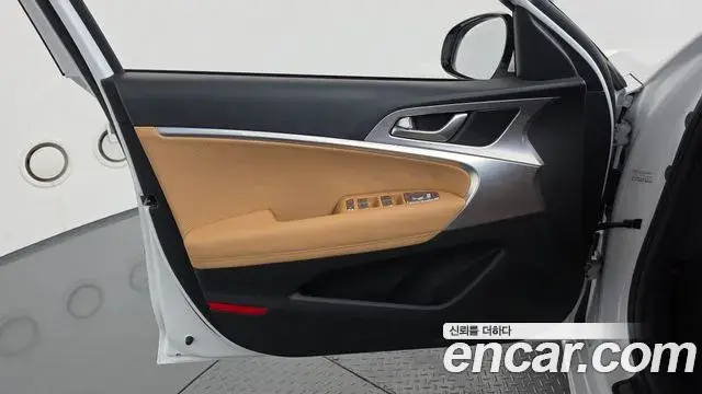 Genesis G70 2022 — Photo 16/41