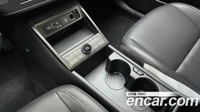 Hyundai Kona 2023 — Фото 16/20