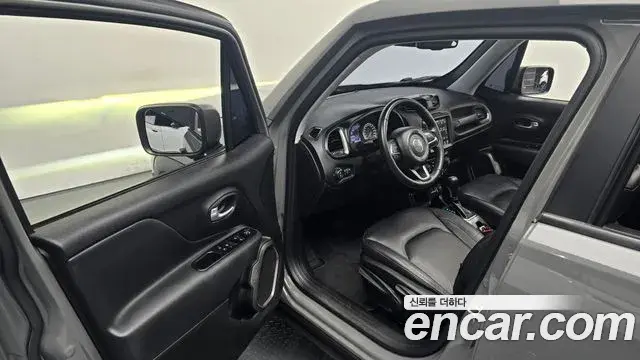 Jeep Renegade 2020 — Şəkil 28/30