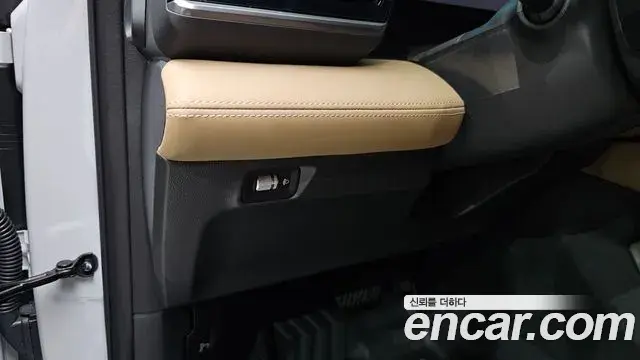 Renault Samsung Grand Koleos 2025 — Photo 18/40