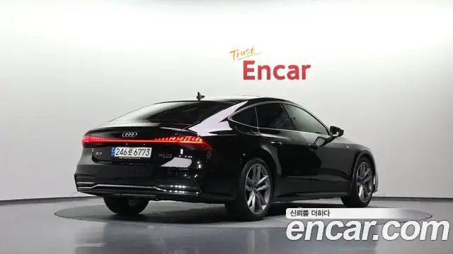 Audi A7 2020 — Фото 2/20