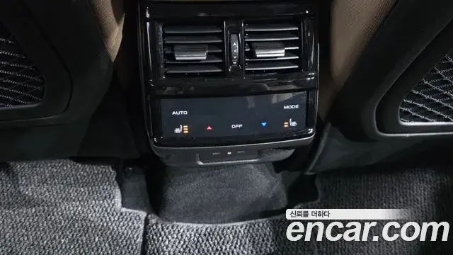 Renault Samsung Grand Koleos 2024 — Фото 19/20
