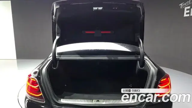 Kia The K9 2020 — Photo 20/20