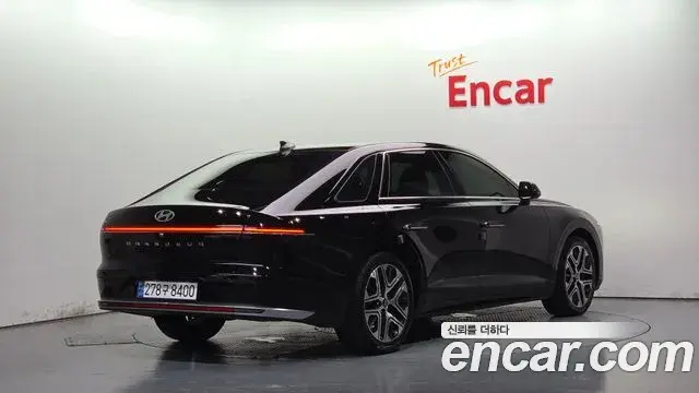 Hyundai Grandeur 2023 — Фото 1/20