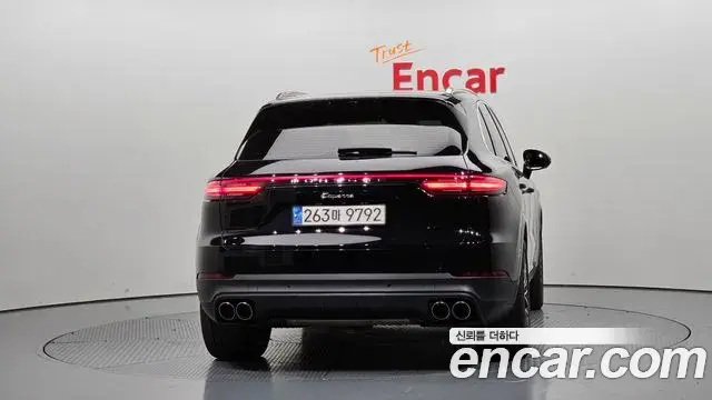 Porsche Cayenne 2019 — Фото 4/20