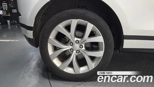 Land Rover Range Rover Evoque 2019 — Фото 4/20