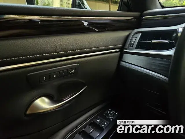 Lexus ES300h 2019 — Photo 10/20