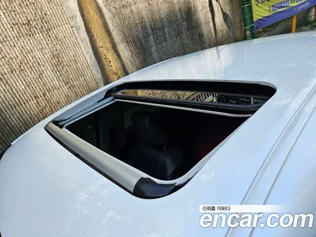 Lexus ES300h 2019 — Photo 13/20