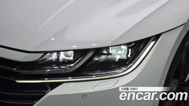 Volkswagen Arteon 2019 — ფოტო 29/35