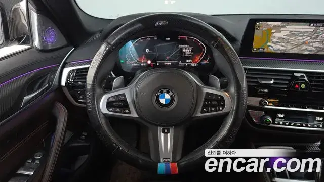 BMW 5 Series 2019 — Фото 12/20