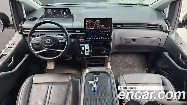 Hyundai Staria 2024 — Photo 7/20