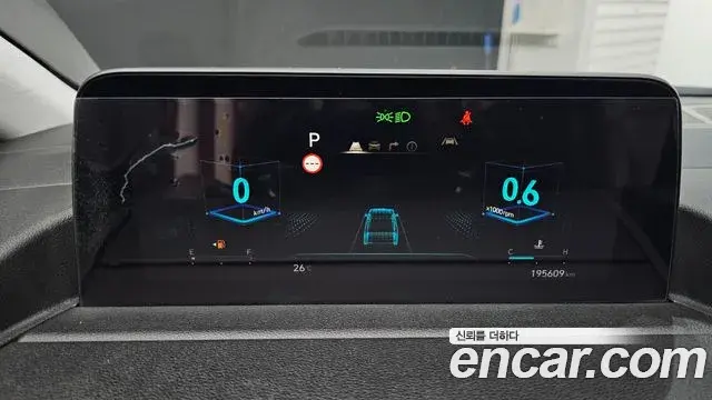 Hyundai Staria 2024 — Photo 8/20