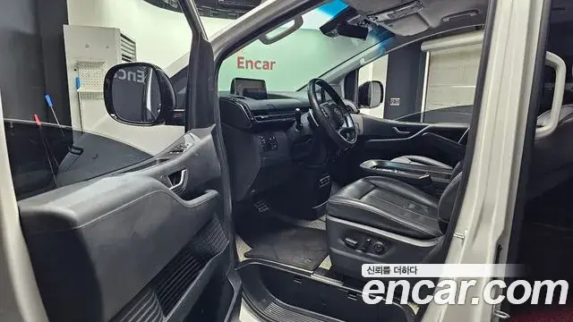 Hyundai Staria 2024 — Photo 10/20