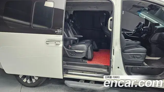 Hyundai Staria 2024 — Photo 12/20