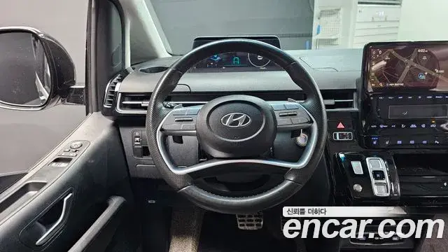 Hyundai Staria 2024 — Photo 13/20