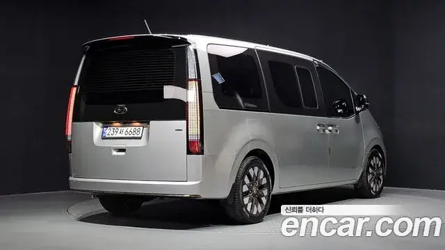 Hyundai Staria 2021 — Photo 2/20