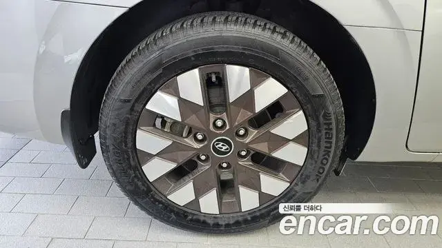 Hyundai Staria 2021 — Photo 5/20