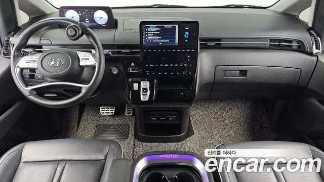 Hyundai Staria 2021 — Photo 7/20