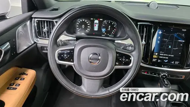 Volvo V60 Cross Country 2019 — Фото 13/20