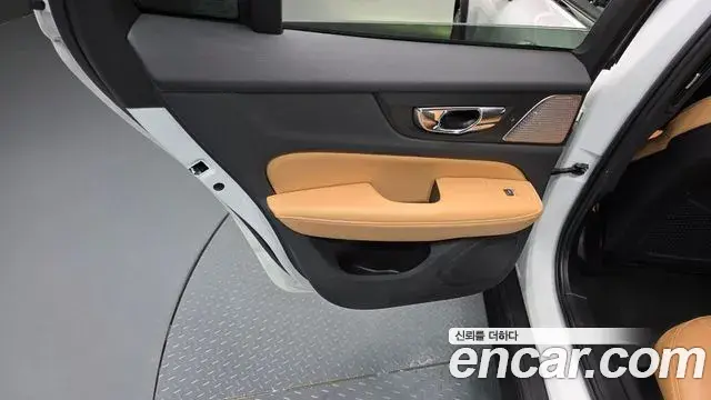 Volvo V60 Cross Country 2019 — Şəkil 35/35