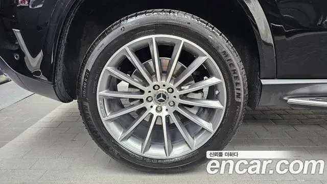 Mercedes-Benz GLE-Class 2023 — Photo 5/20