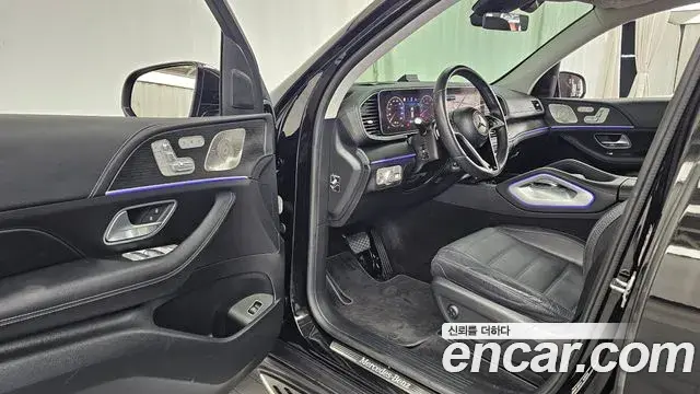 Mercedes-Benz GLE-Class 2023 — Photo 10/20
