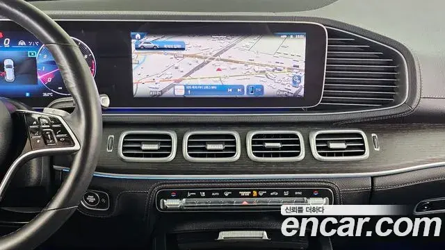 Mercedes-Benz GLE-Class 2023 — Photo 19/20