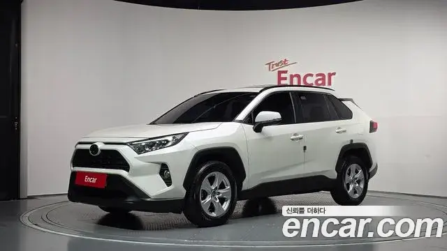 Toyota RAV4 2019 — Photo 4/20