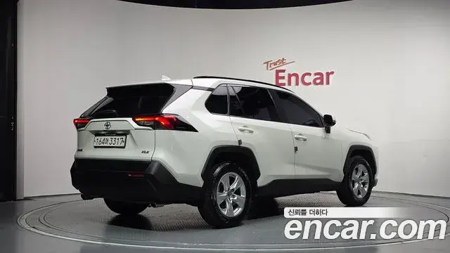 Toyota RAV4 2019 — Photo 13/20
