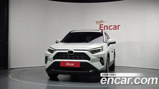 Toyota RAV4 2019 — Photo 14/20