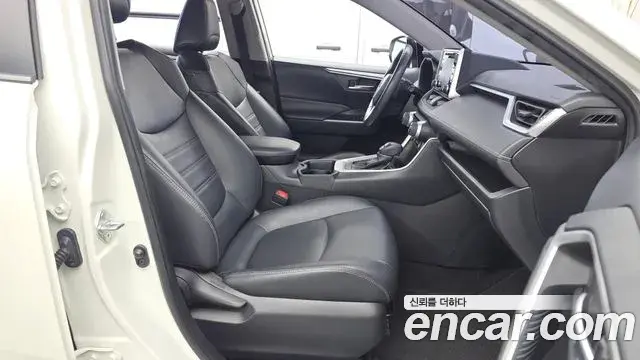 Toyota RAV4 2019 — Photo 5/20