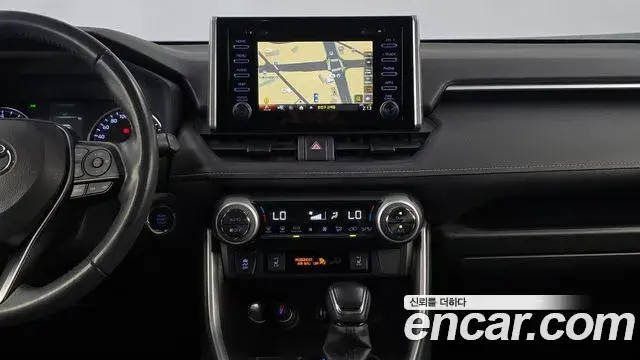 Toyota RAV4 2019 — Photo 7/20