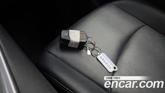 Toyota RAV4 2019 — Photo 12/20
