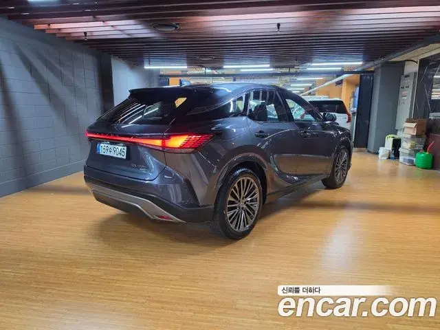 Lexus RX350h 2025 — Фото 1/18
