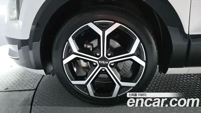 Kia Niro 2022 — Фото 5/20