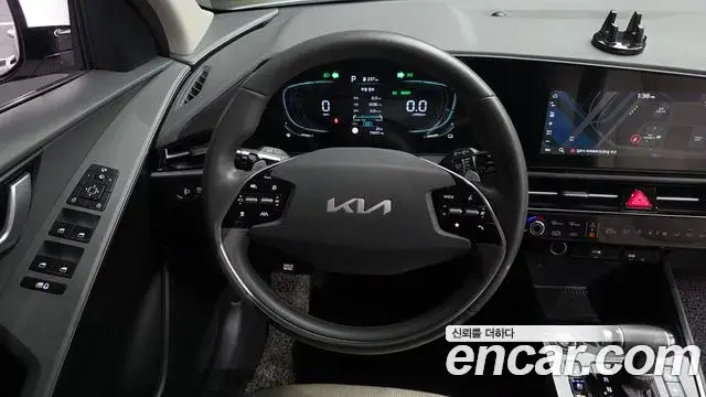 Kia Niro 2022 — Фото 13/20