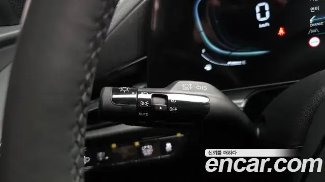 Kia Niro 2022 — Фото 17/20