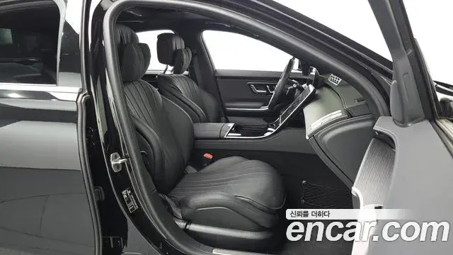 Mercedes-Benz S-Class 2025 — Фото 12/20