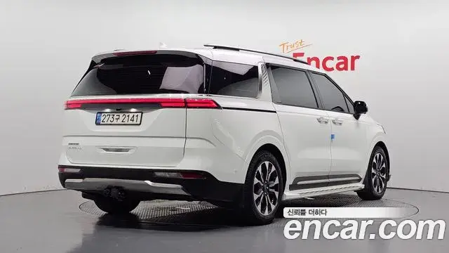 Kia Carnival 2022 — Photo 2/20