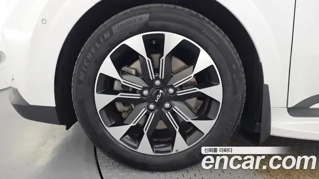 Kia Carnival 2022 — Photo 5/20
