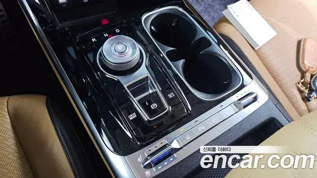 Kia Carnival 2022 — Photo 9/20