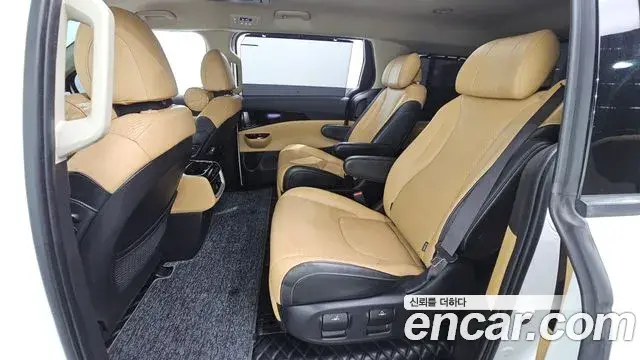 Kia Carnival 2022 — Photo 12/20