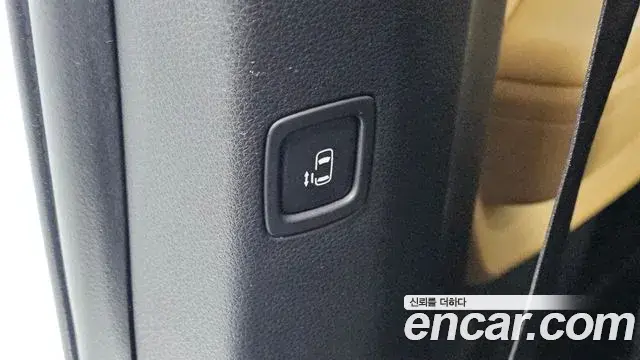 Kia Carnival 2022 — Photo 19/20