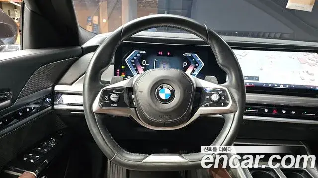 BMW 7 Series 2023 — Фото 12/20