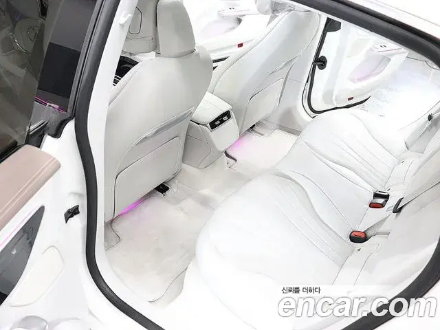 Mercedes-Benz EQE 2026 — Photo 9/20