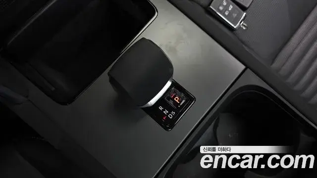 Land Rover Discovery Sport 2025 — Фото 9/20