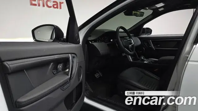 Land Rover Discovery Sport 2025 — Фото 10/20