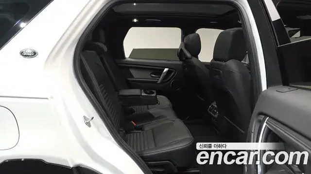 Land Rover Discovery Sport 2025 — Фото 11/20