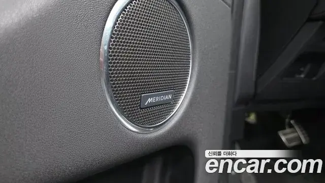 Land Rover Discovery Sport 2025 — Фото 17/20