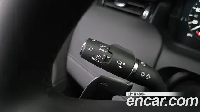 Land Rover Discovery Sport 2025 — ფოტო 36/38
